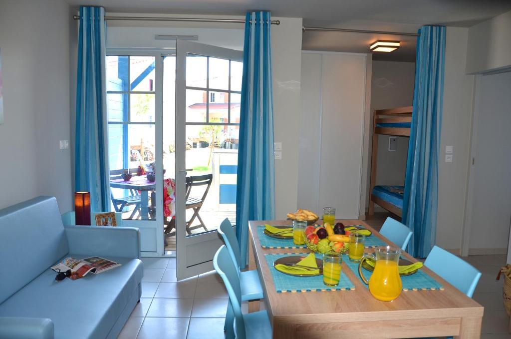 Lagrange Grand Bleu Vacances - Residence La Grenadine Marseillan  Room photo